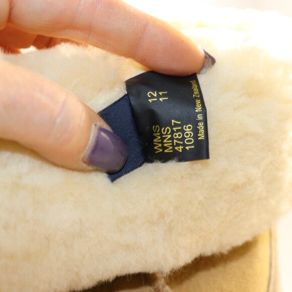 Land's End Shearling Boots – New Without Tags – Size W12/M11 - Picture 7 of 7